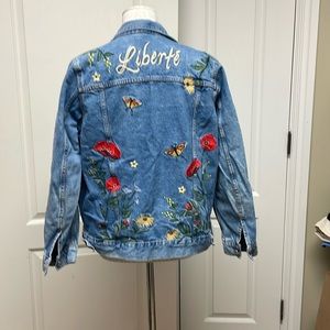 & Denim, denim jacket, size 10 w/embroidery, button closure, 22” shoulder to hem